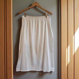 Vanity Fair Womens White Nylon Half Slip with Lace Trim, USA Made, 2XL, Vintage?